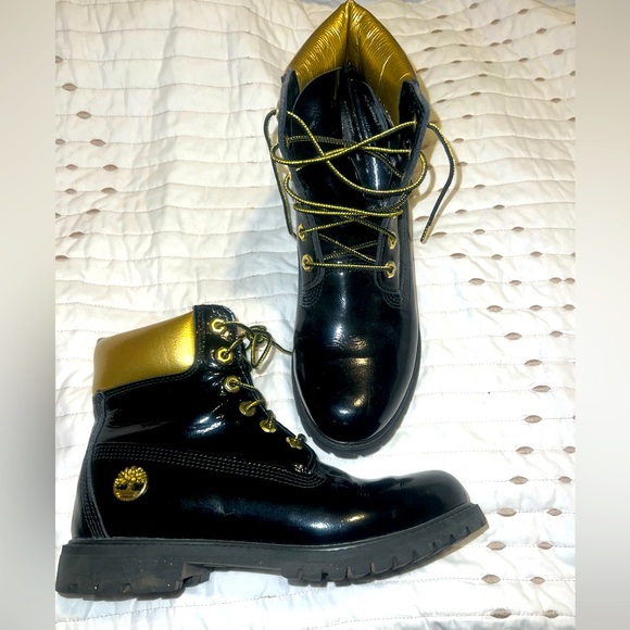 BLACK PATENT AND GOLD LEATHER TIMBERLANDS SIZE 8.5 - Picture 3 of 7